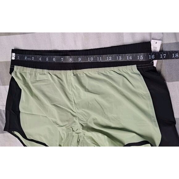 Amazon Essentials Women's 4" Stretch Woven Running Short‎ Size M - Picture 8 of 12